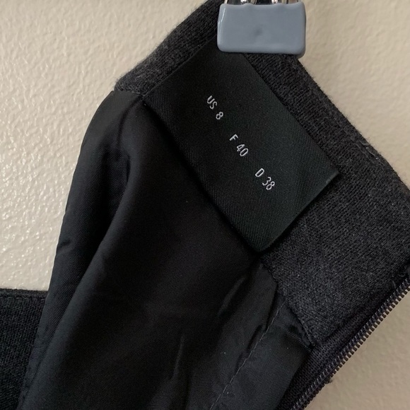 Akris • 8 • Pleated Front Cashmere Silk Charcoal Skirt - Picture 5 of 6